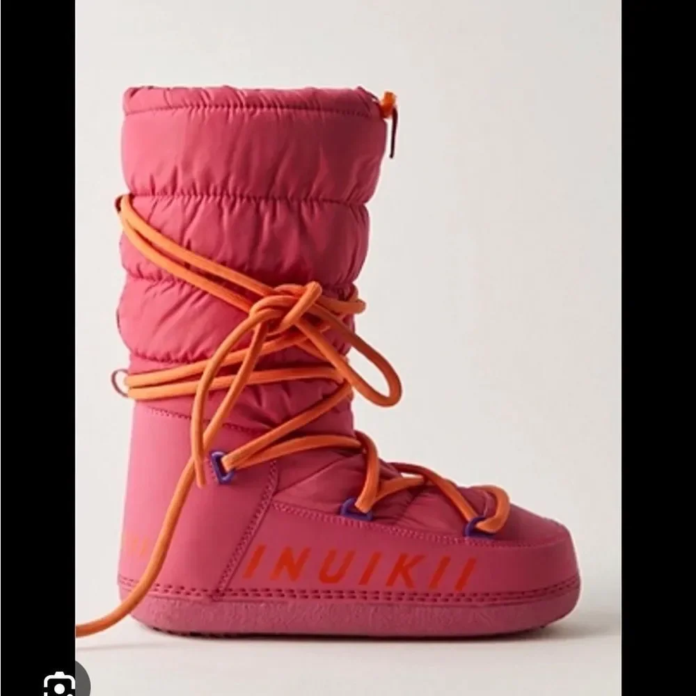 Inuikii Mountain High Snow Boots Size 8.5